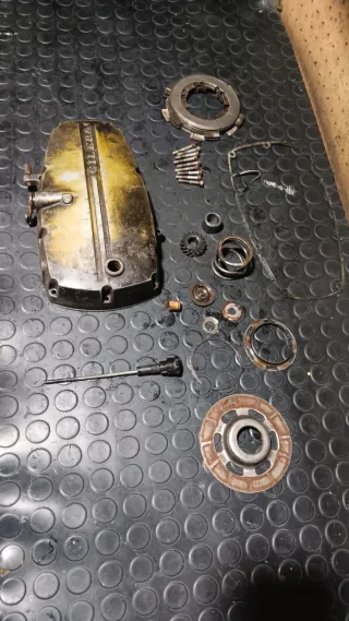 Tapa Embrague y Piezas Gilera Enduro 50