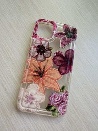 Funda iPhone 11 Pro Max Flores Bordadas