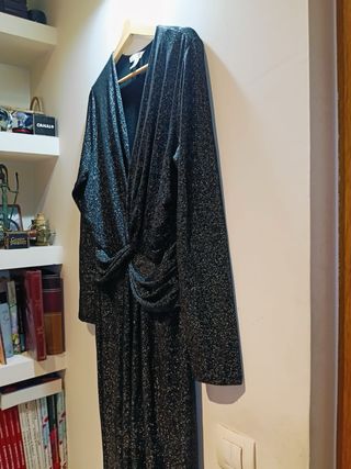 Mono negro con hilo metalizado