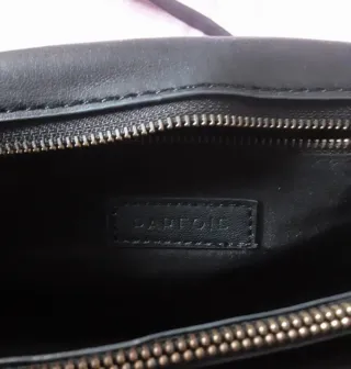 Bolso Parfois negro con cadena y flecos