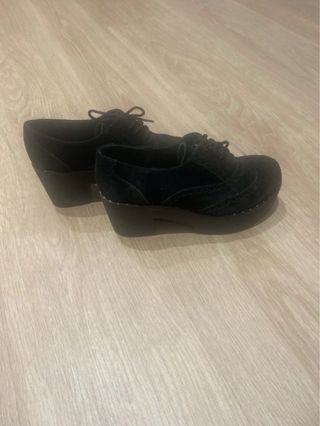 Zapatos negros tipo Oxford