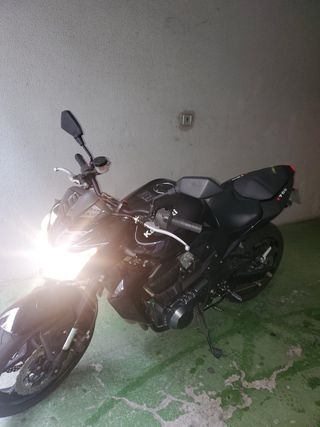 Kawasaki Z750 Negra Vendo o cambio por bmw s1000r