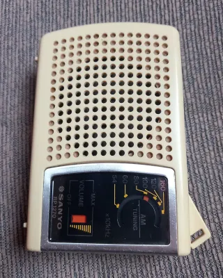 Radio Portátil Sanyo RP 1270 Vintage