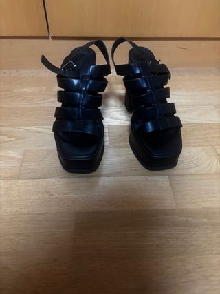 Sandalias negras de plataforma