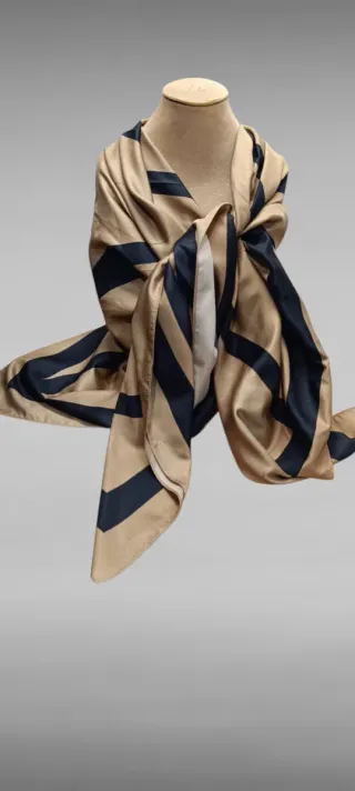 Pañuelo H&M Negro y Marrón