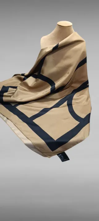 Pañuelo H&M Negro y Marrón