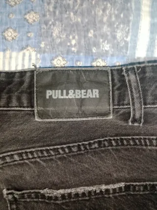 Pantalones vaqueros graffiti Pull&Bear