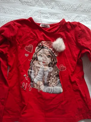 Camiseta roja niña