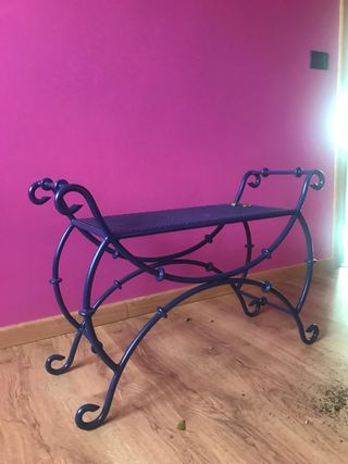 Banqueta de forja morada