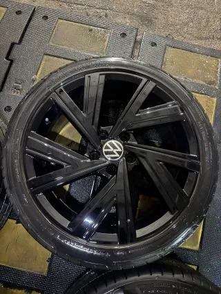 Llantas Bergamo Golf 8 GTI Originales