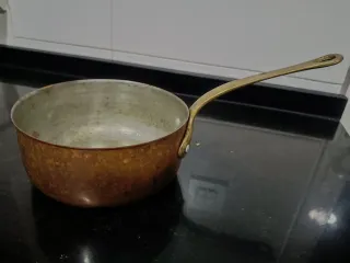 Cacerola de cobre con mango