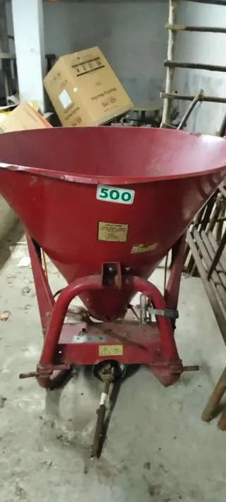 Tolva abonadora tractor