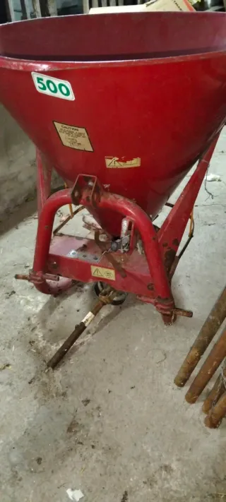 Tolva abonadora tractor