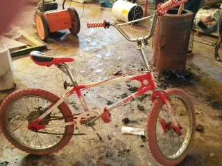 Bicicleta BMX Antigua Roja y Amarilla