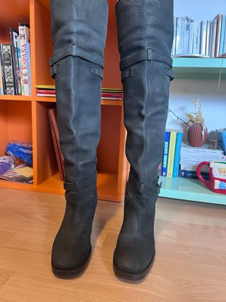 Botas altas piel Massimo Dutti negras