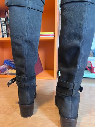 Botas altas piel Massimo Dutti negras