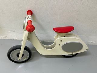 Vespa de madera para niños