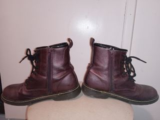 Botas media caña niña morado/negro