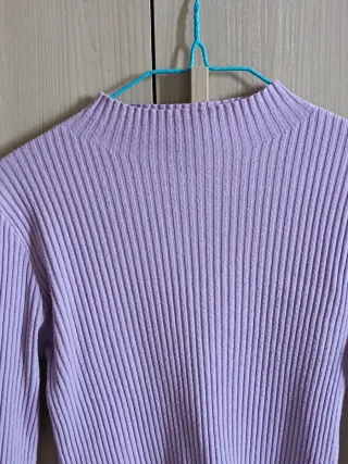 Maglia lilla collo alto