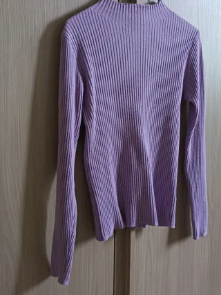 Maglia lilla collo alto