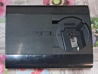 PlayStation 3 Super Slim 500GB Negra