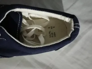 Zapatos náuticos azul marino y blanco