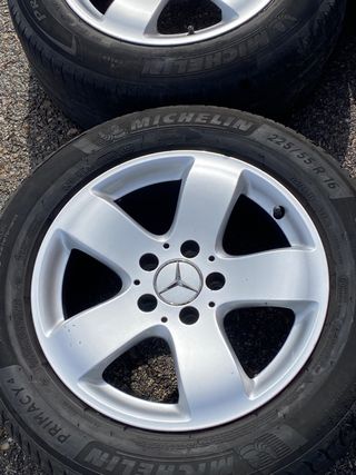 Llantas Mercedes W211 Vito Michelin 225/55 R16