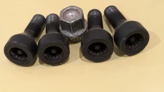 Tornillos Llantas BMW y Antirrobo Originales