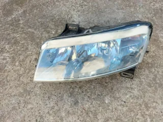 Faro delantero coche