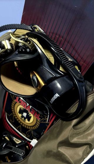 Tabla Nitro Revolt 156cm + Fijaciones Raiden