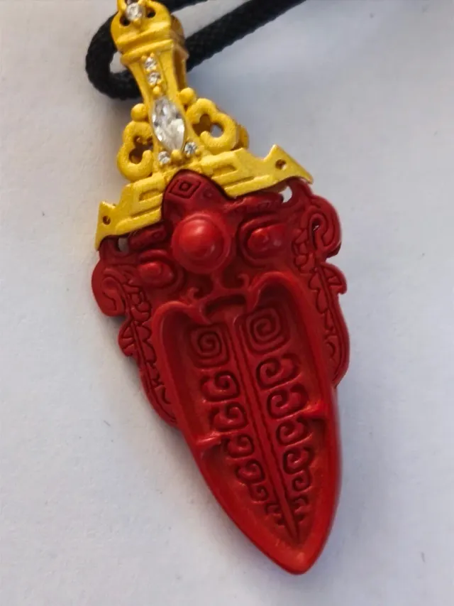 Collar Colgante Cinabrio Puro Chapado Oro 24K.