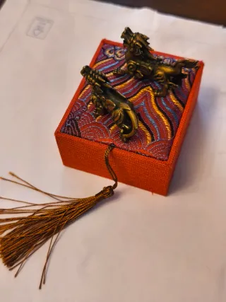 Collar Colgante Cinabrio Puro Chapado Oro 24K.