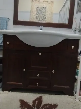 Mobile bagno noce scuro con lavabo e cassetti