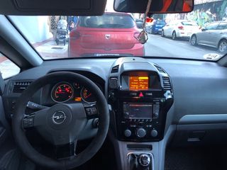 Opel Zafira 2012