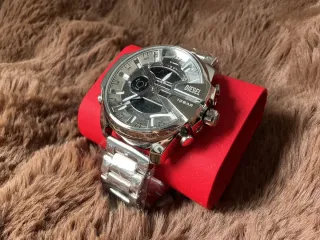 Reloj Diesel Plata y Rojo