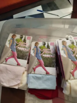 Restos de tienda 250 unidades Medias y Leggins Giu