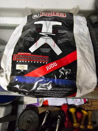 Kimono Judo Kohler color azul.