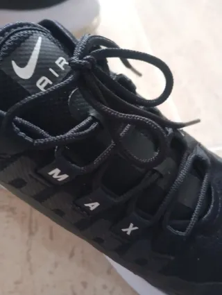 Zapatillas Nike Air Negras y Blancas