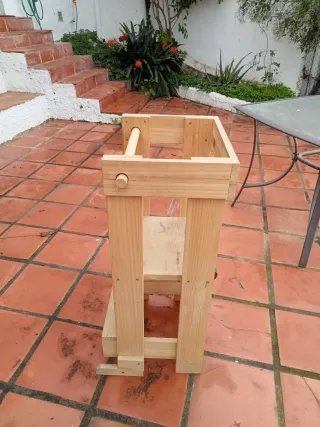 Torre di apprendimento Montessori in legno