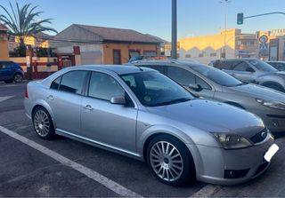 Ford Mondeo ST220 2004