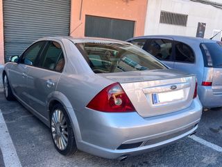 Ford Mondeo ST220 2004