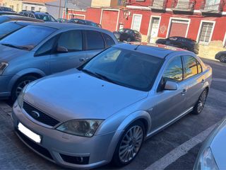 Ford Mondeo ST220 2004