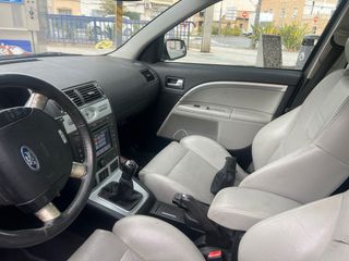 Ford Mondeo ST220 2004