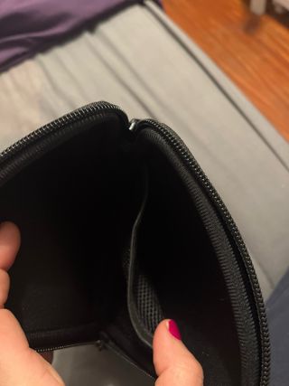 Funda protectora negra con pájaros