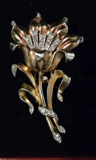 Broche Trifari Raro Flor Diamantes 1940