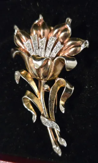 Broche Trifari Raro Flor Diamantes 1940