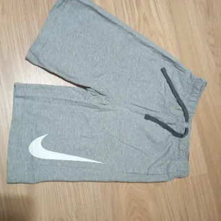Pantalón deportivo Nike niño gris