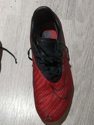 Zapatos de fútbol Nike Phantom rojos