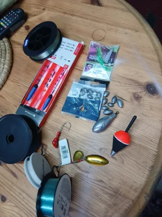 Lote de pesca: hilos, plomos y flotadores
