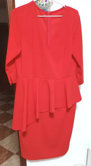 Top negro con encaje y detalle brillante